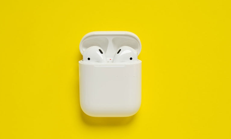 Warum blinkt mein AirPods-Ladecase rot?