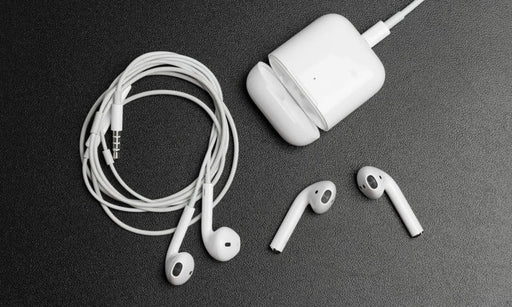 Kannst du dein AirPods-Case aufladen, wenn keine AirPods drin sind?